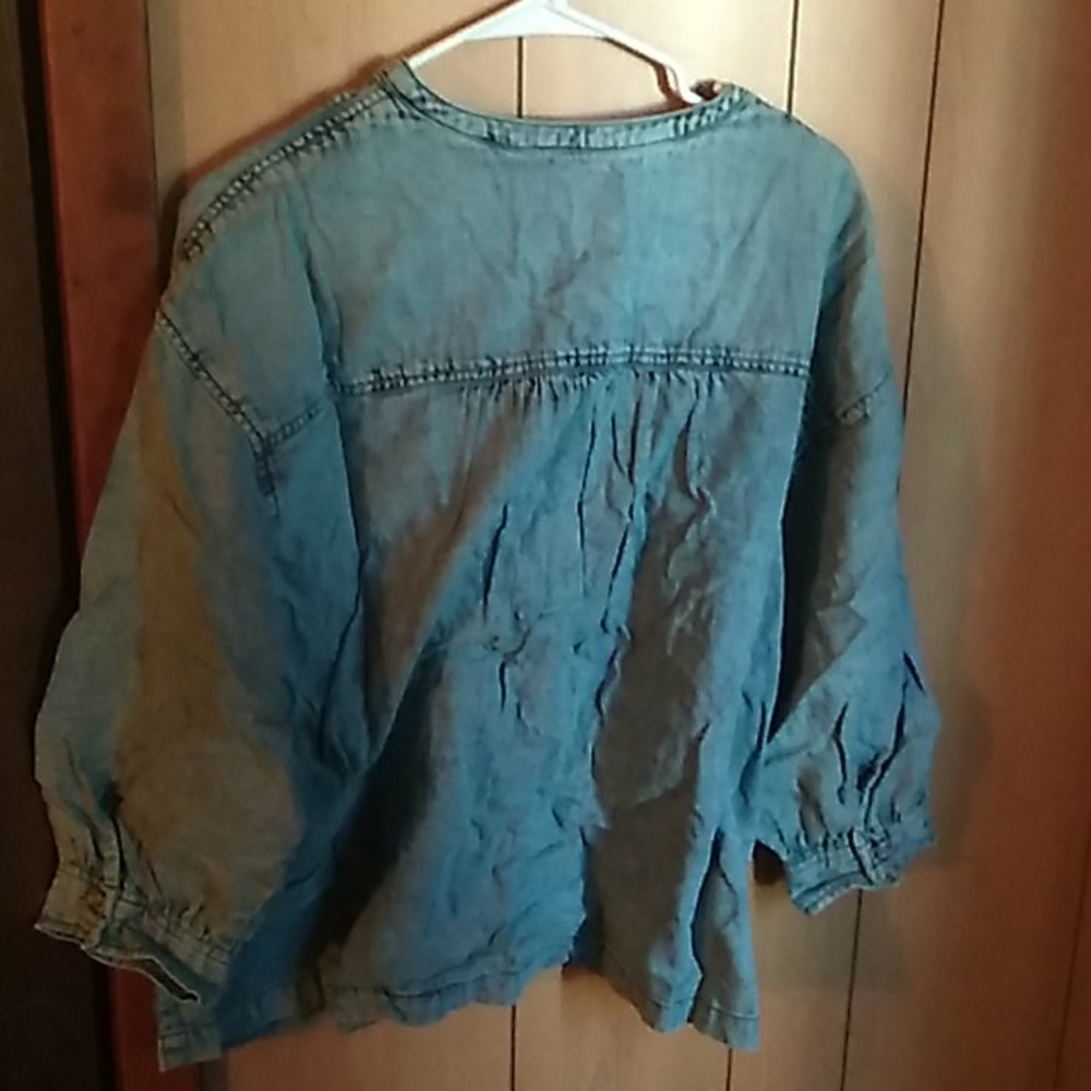 Shirt - Picture 4 of 4